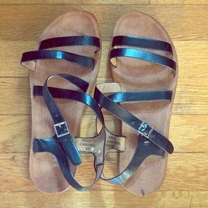 Black flat straps sandals
